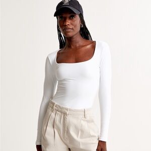 Soft Matte Seamless Long-Sleeve Tuckable Squareneck Top